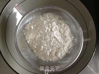 提子六寸戚风!的做法步骤:4
