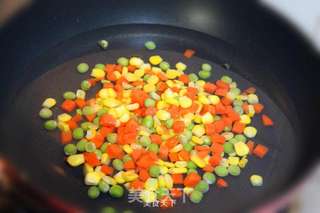 扬州炒饭的做法步骤:5