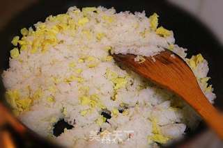 扬州炒饭的做法步骤:9