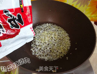 鸡蛋炸酱菠菜面的做法步骤:11
