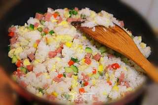 扬州炒饭的做法步骤:10