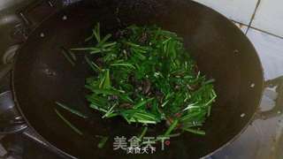美味私房菜——韭菜鳝鱼丝的做法步骤:8