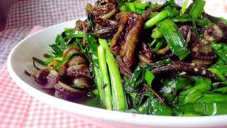 美味私房菜——韭菜鳝鱼丝的做法步骤:11