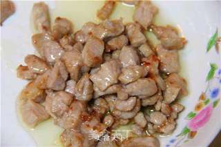 初夏的清新滋味,小豌豆炒肉丁的做法步骤:2