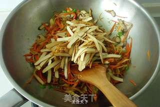 水晶春卷的做法步骤:4