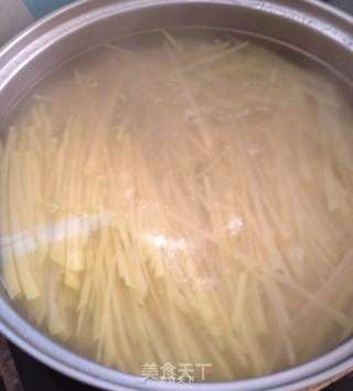 酸辣土豆丝的做法步骤:2