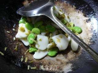 雪菜蚕豆炒年糕的做法步骤:9