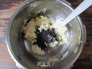 一片接一片,根本停不下来——黑芝麻蛋白薄脆饼干的做法步骤:5