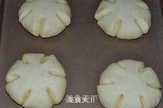 红薯花朵面包的做法步骤:9
