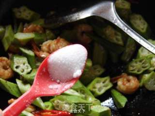 尖椒虾仁炒秋葵的做法步骤:9