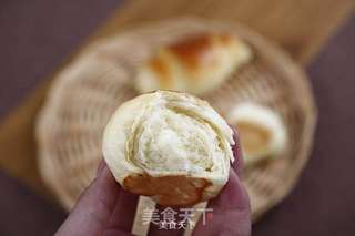 简易黄油卷(手工揉面版)的做法步骤:16