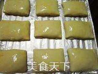 新疆羊肉烤包子的做法步骤:7