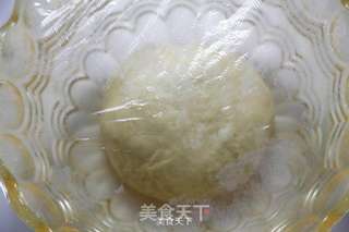 简易黄油卷(手工揉面版)的做法步骤:5