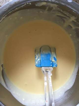 蔓越莓玫瑰花轻乳酪蛋糕的做法步骤:7