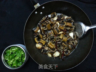 立夏鳝鱼赛人参--详解入口滑嫩清香的蒜焖鳝鱼的做法步骤:16
