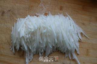 凉拌白萝卜丝的做法步骤:3