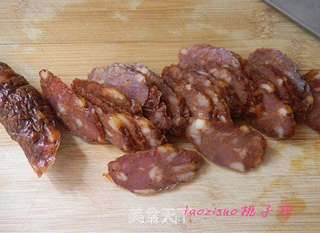 麻辣肠烧土豆的做法步骤:2