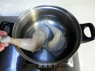 家有高考生=决战高考之香菇炖鸡腿的做法步骤:2