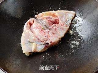 鱼头粉皮煲的做法步骤:4