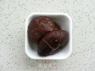 家有高考生=决战高考之香菇炖鸡腿的做法步骤:3