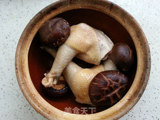家有高考生=决战高考之香菇炖鸡腿的做法步骤:4