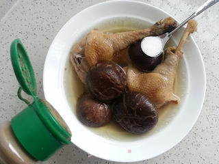 家有高考生=决战高考之香菇炖鸡腿的做法步骤:7