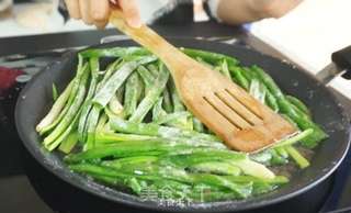 韩式海鲜葱饼的做法步骤:4