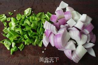 黑椒牛肉粒的做法步骤:2