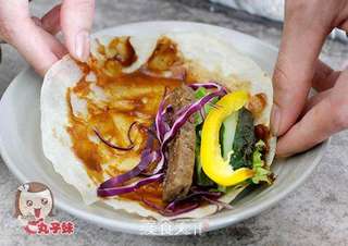 京味果蔬牛肉手卷的做法步骤:5