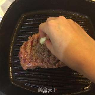 【Poppy厨房】一块牛排的做法步骤:5