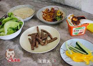 京味果蔬牛肉手卷的做法步骤:4