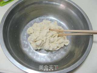 手撕草莓酱扭纹面包的做法步骤:2