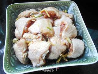 花菇木耳蒸鸡翅的做法步骤:6