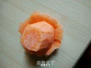 雕刻白萝卜花的做法步骤:4