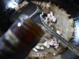 香葱香菇五花肉炒黄豆芽的做法步骤:4