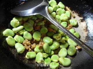 榨菜五花肉炒蚕豆的做法步骤:7