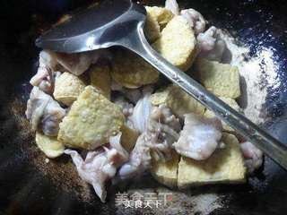 鲜素鸡烧牛蛙的做法步骤:8