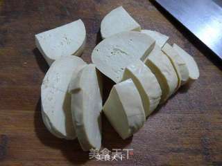 鲜素鸡烧牛蛙的做法步骤:2