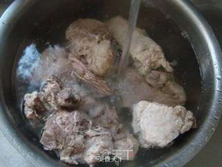 东北酱大骨的做法步骤:2