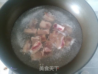 白萝卜烧排骨的做法步骤:3