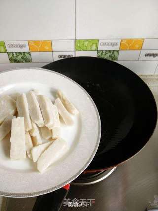 洋葱鱼饼的做法步骤:2