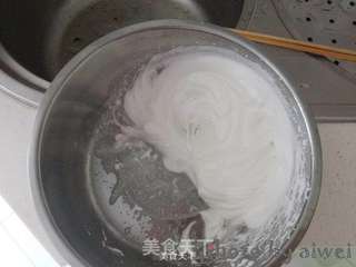 樱桃慕斯蛋糕的做法步骤:2