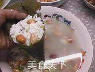 端午粽子——糯米花生咸肉粽的做法步骤:7