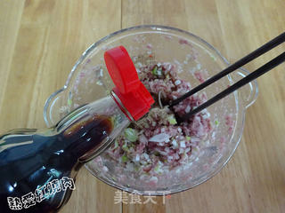 西葫芦猪肉锅贴儿的做法步骤:12