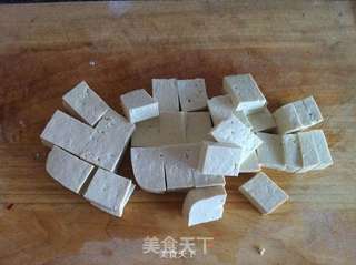 青椒圆葱烧豆腐的做法步骤:2