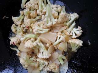 彩椒花菜炒土豆片的做法步骤:8