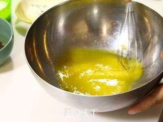 轻松做法式小甜点玛德莲蛋糕的做法步骤:2