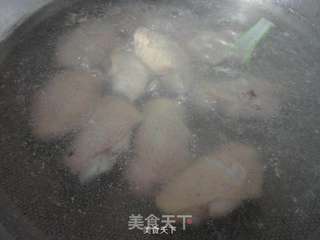 红烧鸡翅的做法步骤:2