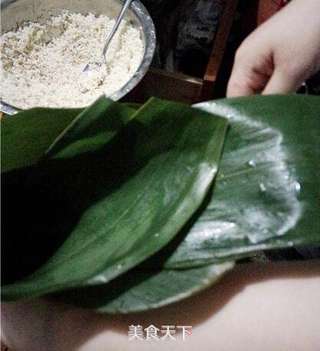 菜鸟也能包粽子:五香鲜肉粽的做法步骤:6