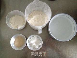 椰蓉花型面包的做法步骤：1